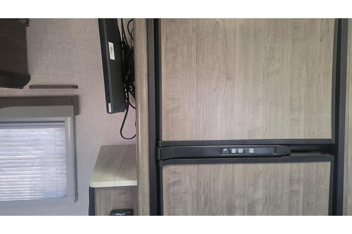 Used 2024 Lance Camper Manufacturing 1685