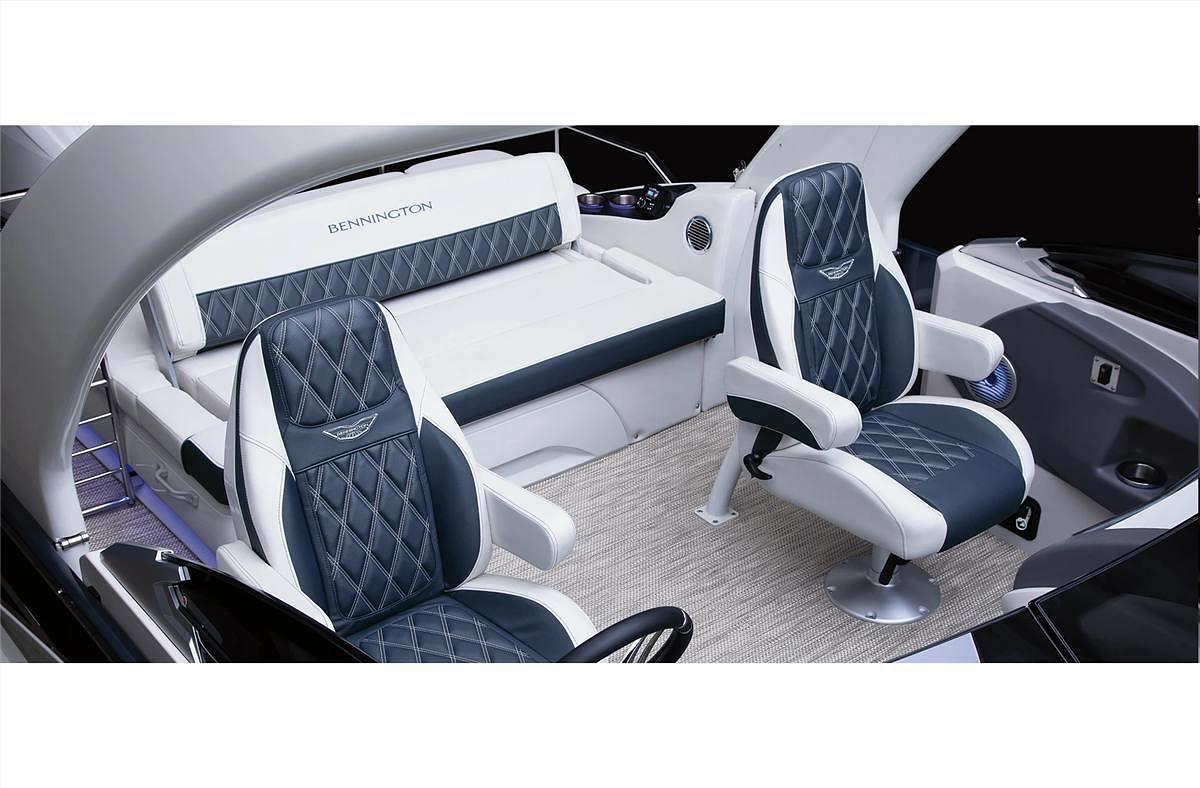 2023 Bennington 25 RXSBW I/O Windshield