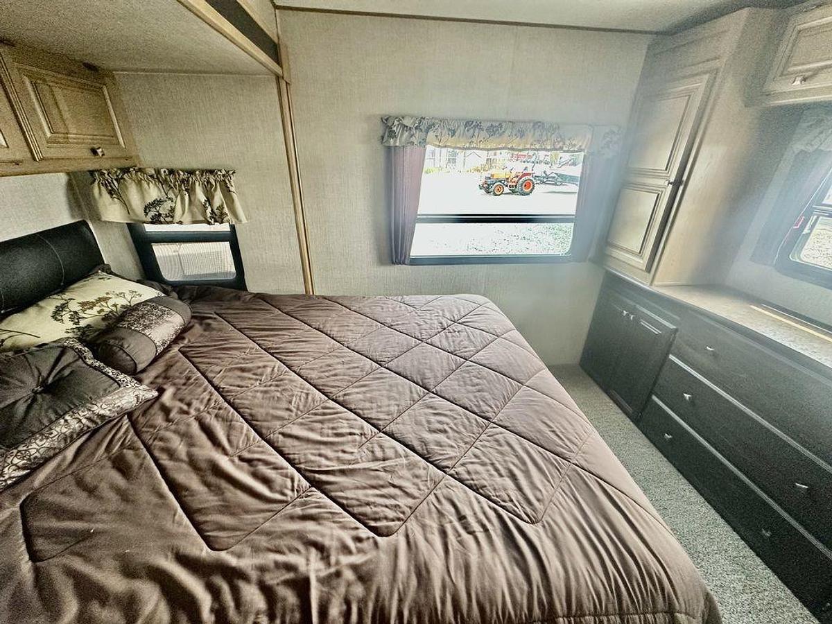 Used 2015 CrossRoads RV Cruiser CF362FL