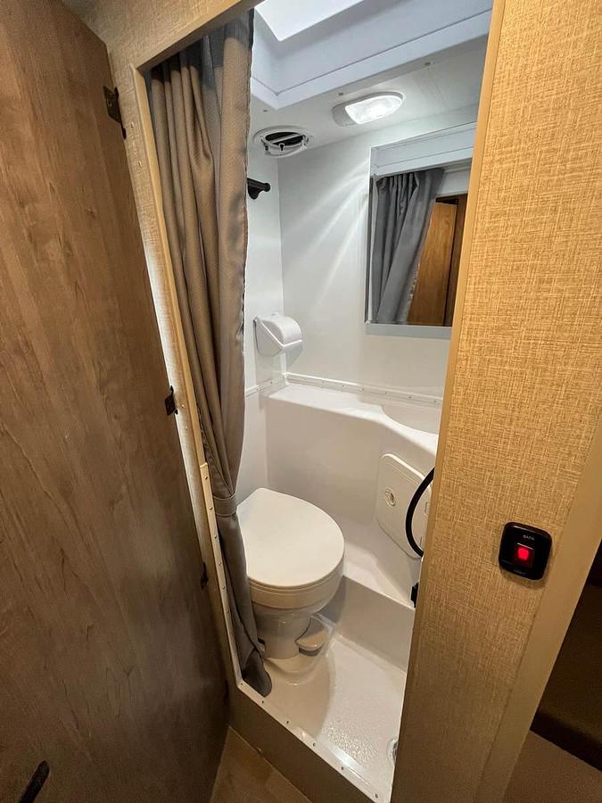 Squire SQ610 Truck Camper