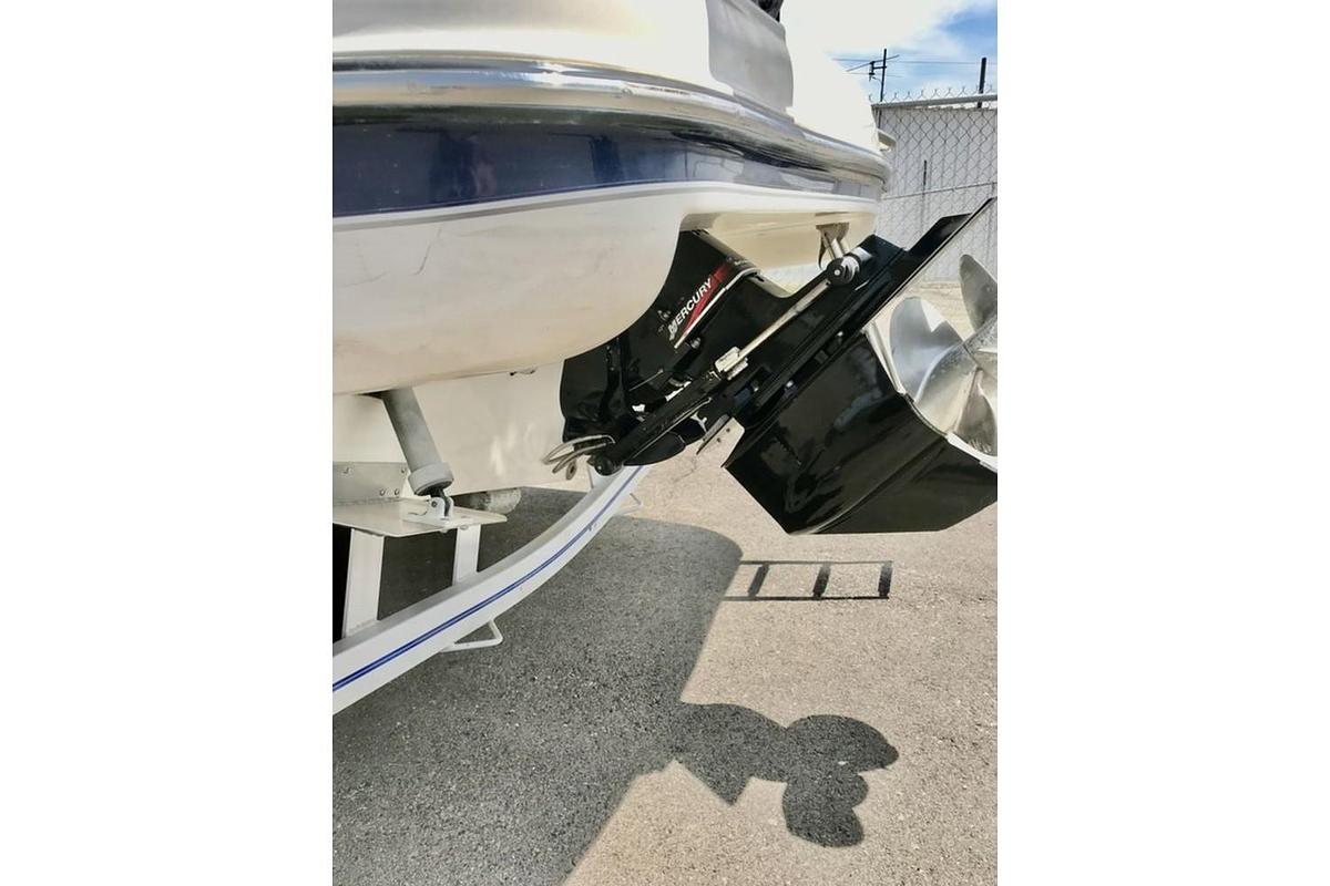 Used 2004 Maxum 2500 SE