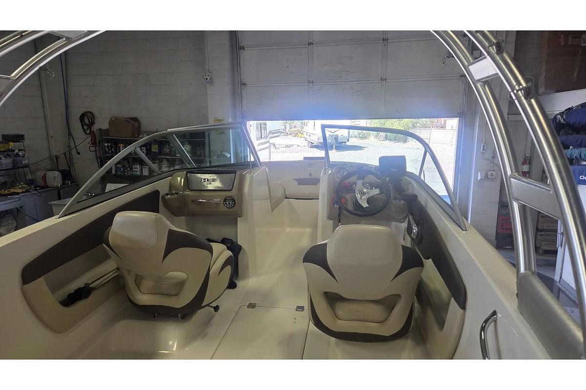 Used 2012 Chaparral H20 19