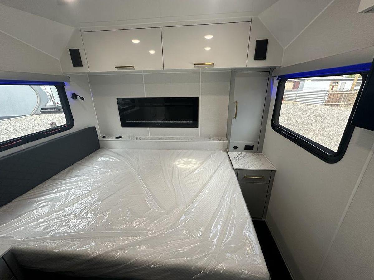 2025 InTech RV Black Wing 830-X