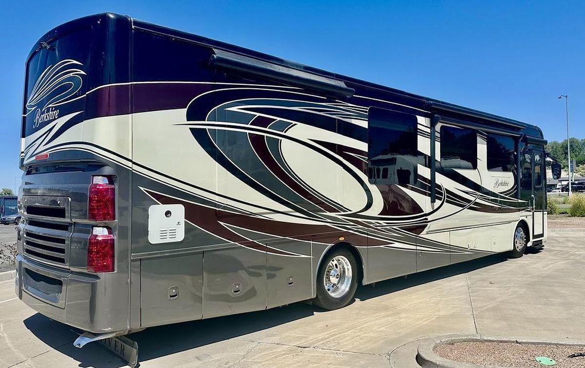 Used 2015 Forest River, Inc. Berkshire XL Cummins ISB-XT 360HP Engine 40QL