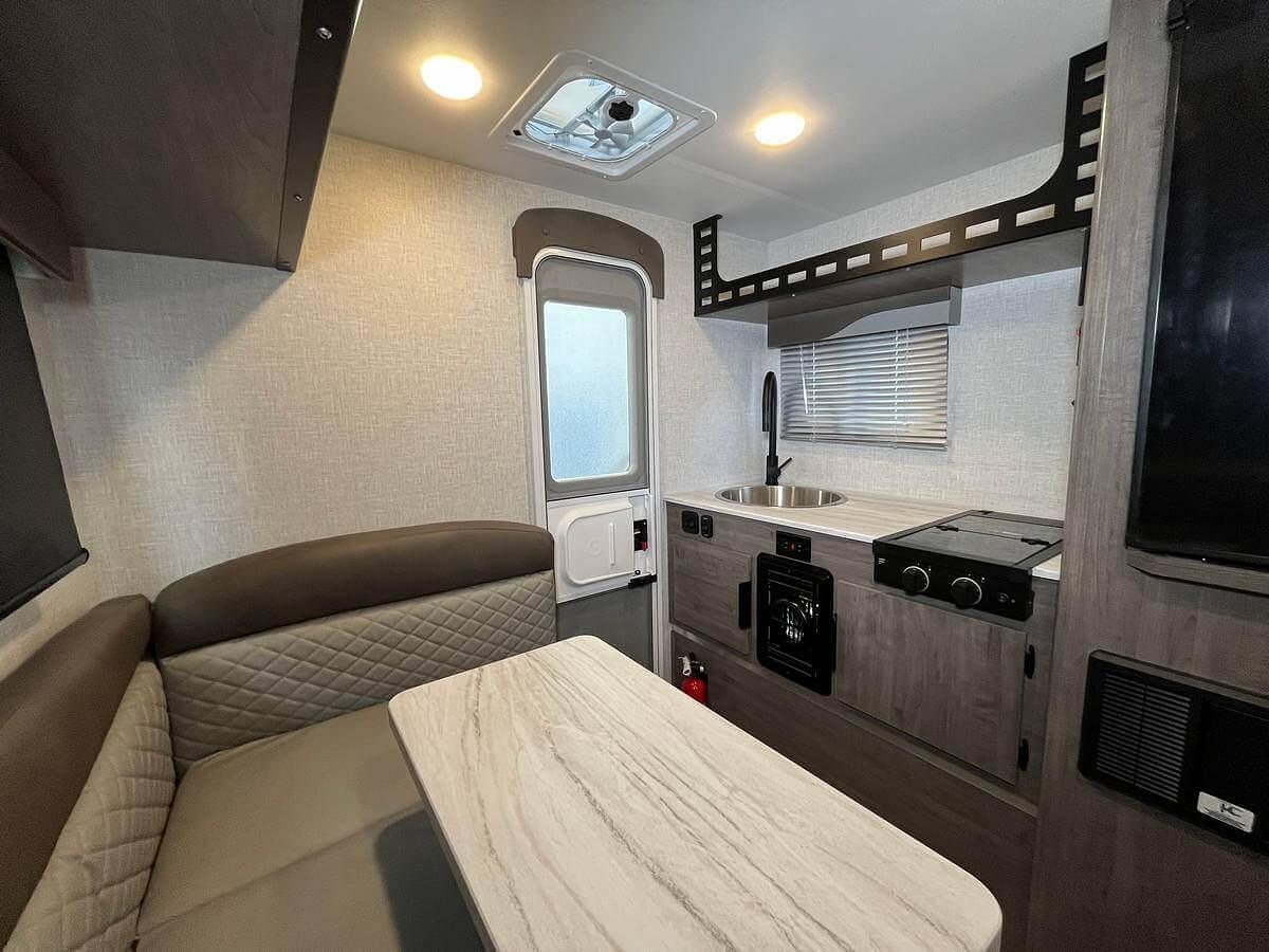 Squire SQ605 Truck Camper