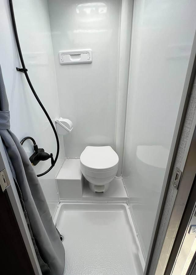 Lance 825 Truck Camper