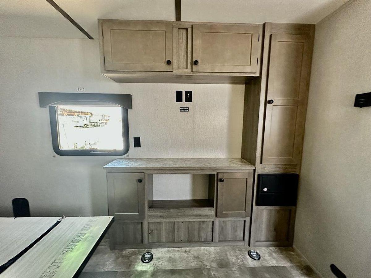 Used 2023 Sunset Park RV Sun-Lite 21TH