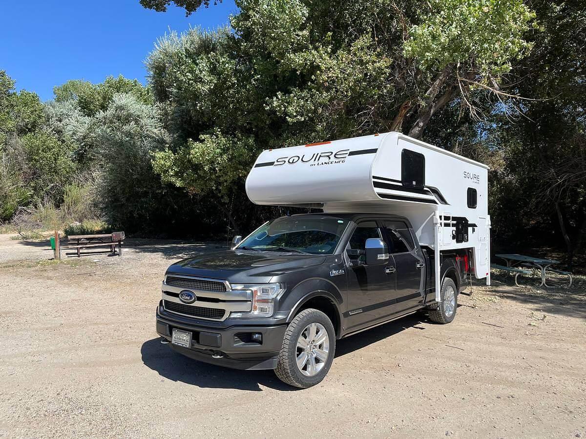 Squire SQ825 Truck Camper