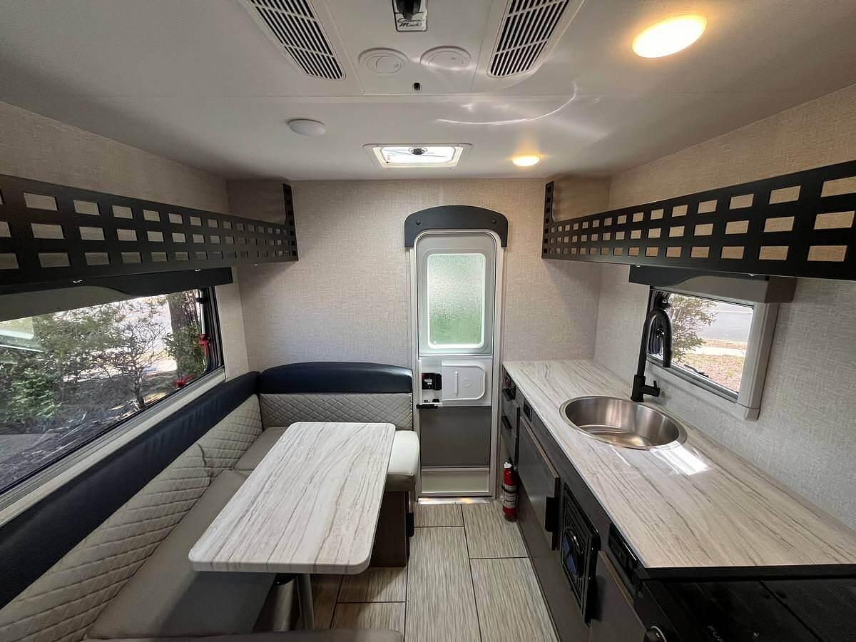 Squire SQ805 Truck Camper