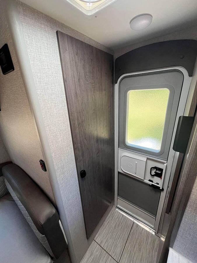 Squire SQ825 Truck Camper