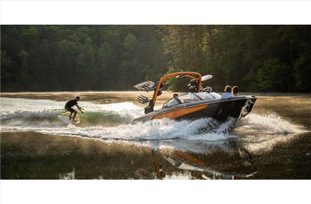 2024 Malibu Boats M220