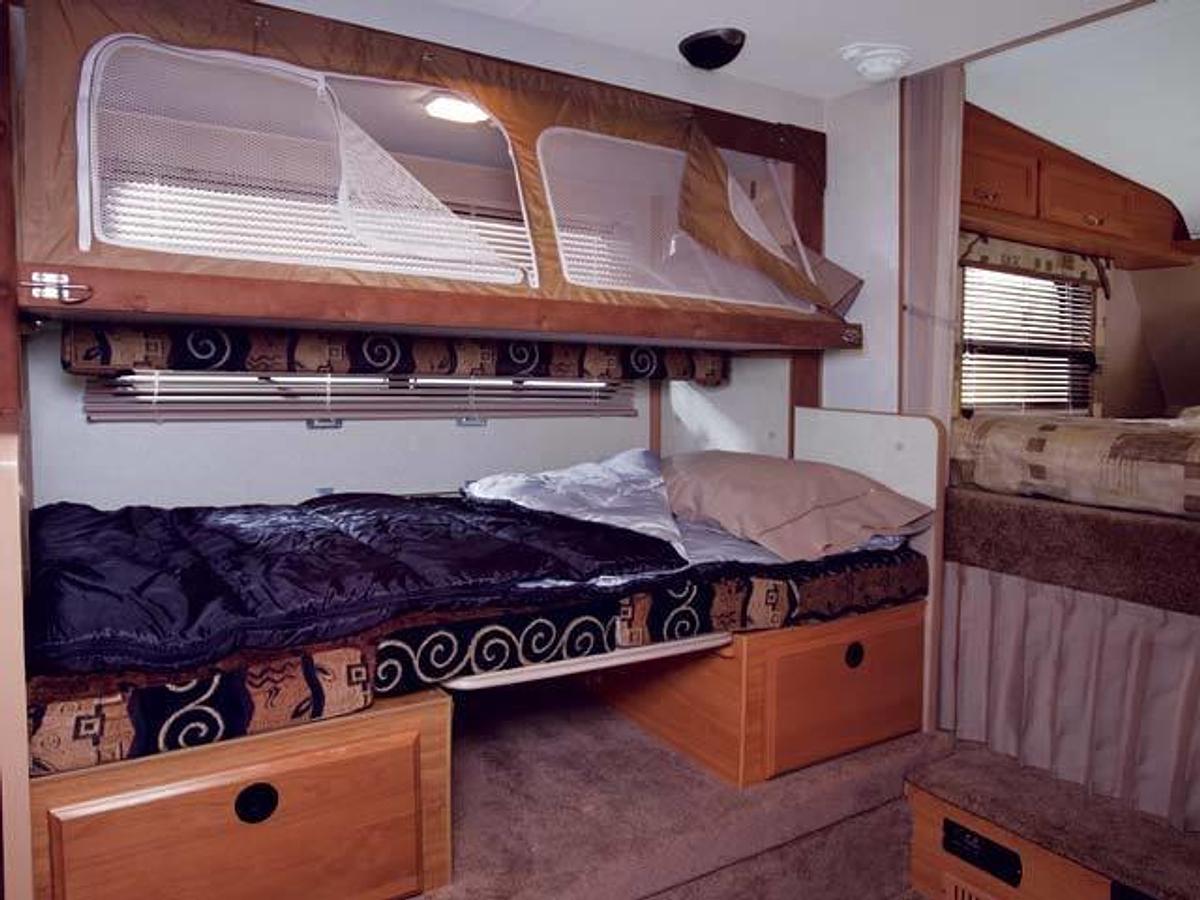 2008 Lance Camper Manufacturing Long Bed 1131