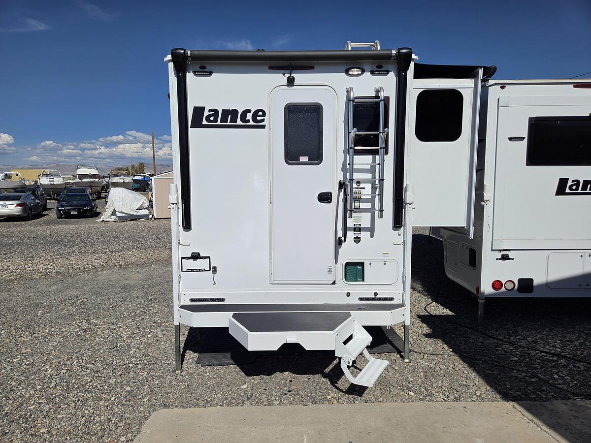 2027 Lance 1062