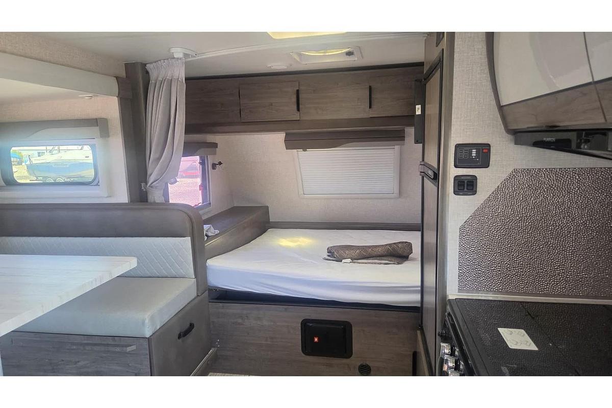 Used 2024 Lance Camper Manufacturing 1685