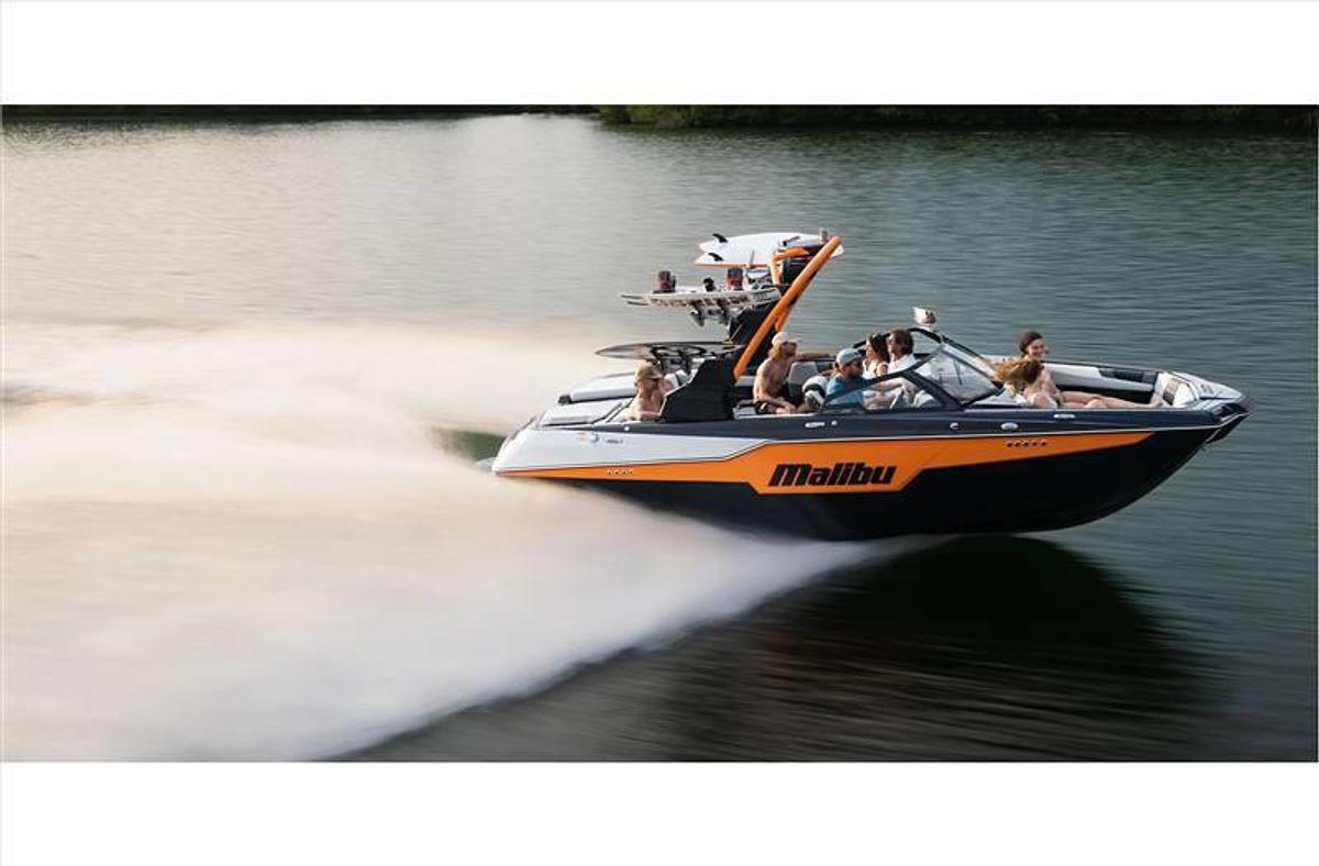 2024 Malibu Boats M220