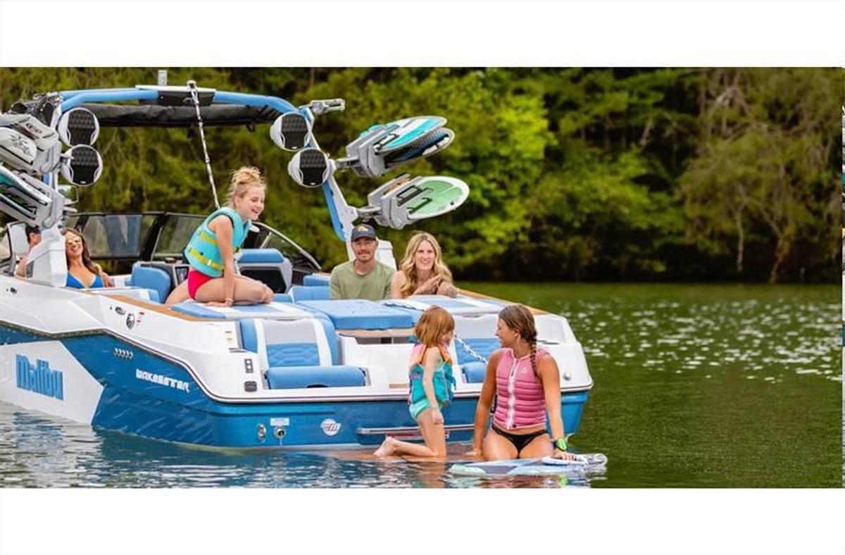 2024 Malibu Boats 26 LSV