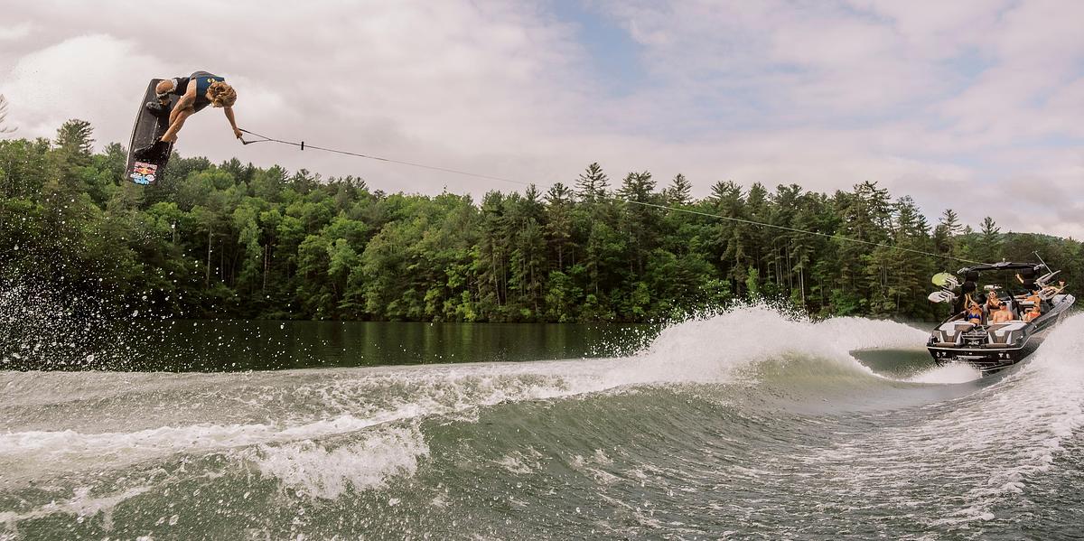 Wakesetter 25 LSV