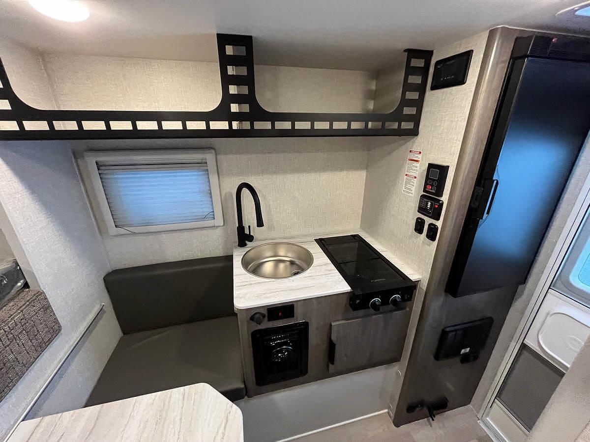 Squire SQ610 Truck Camper