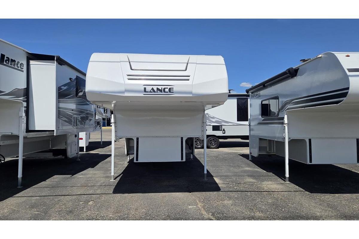 Used 2025 Lance 825
