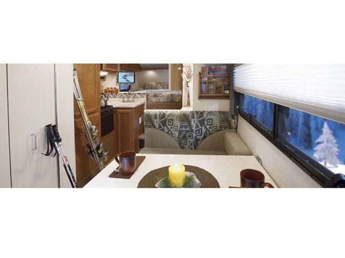 2009 Lance Camper Manufacturing Long Bed 1055