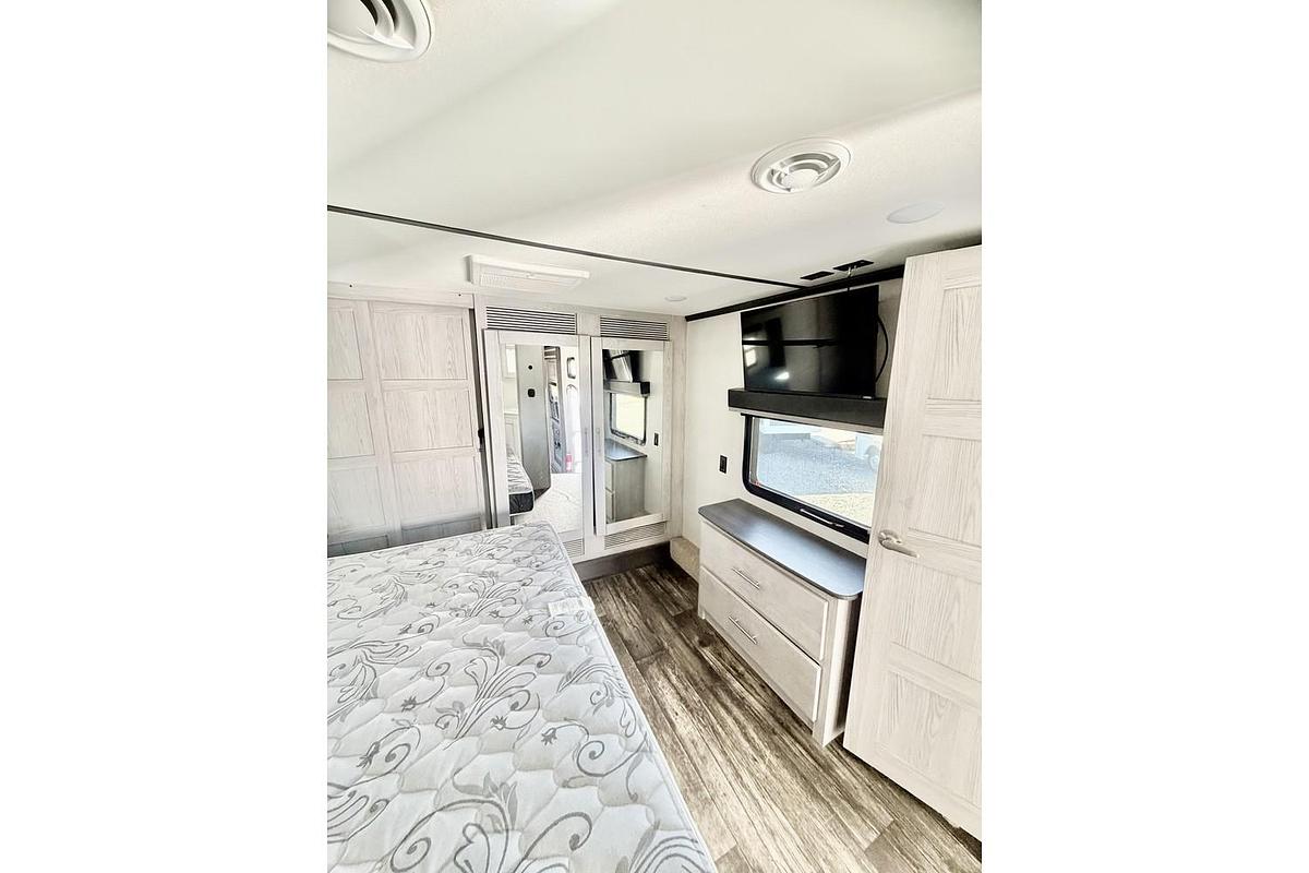 Used 2021 Keystone RV Fuzion 379