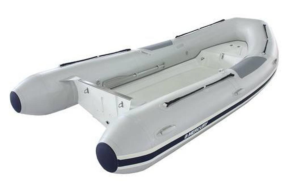 2016 Mercury Boats Ocean Runner 300