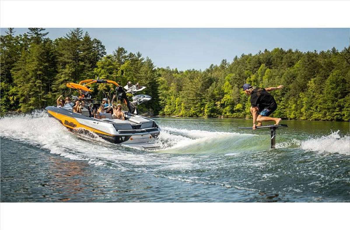 2024 Malibu Boats M220