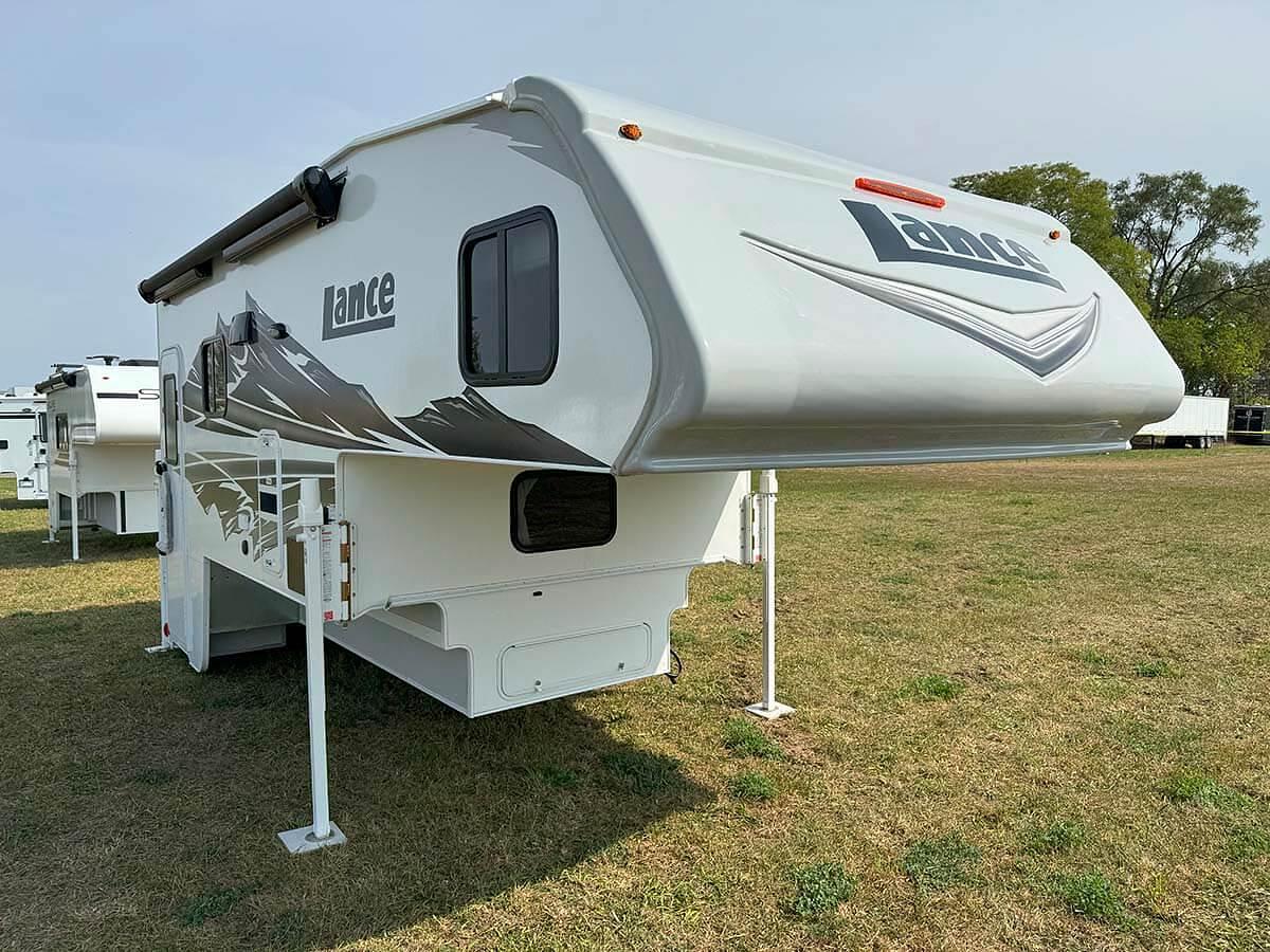 Lance 1191 Truck Camper