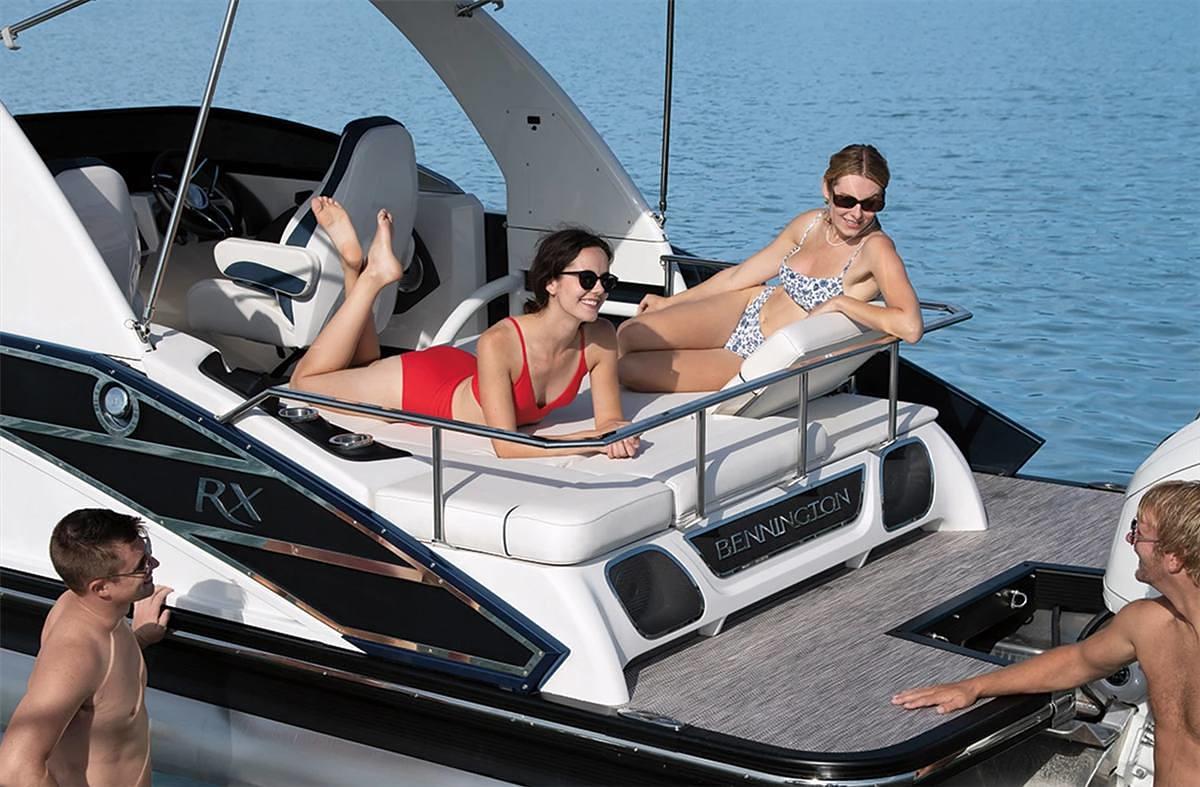 2023 Bennington 25 RXSBW I/O Windshield