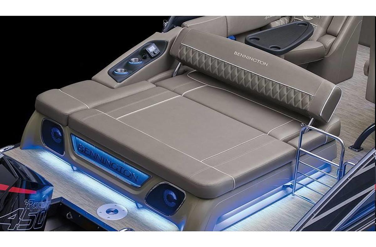2023 Bennington 25 RXSBW I/O Windshield