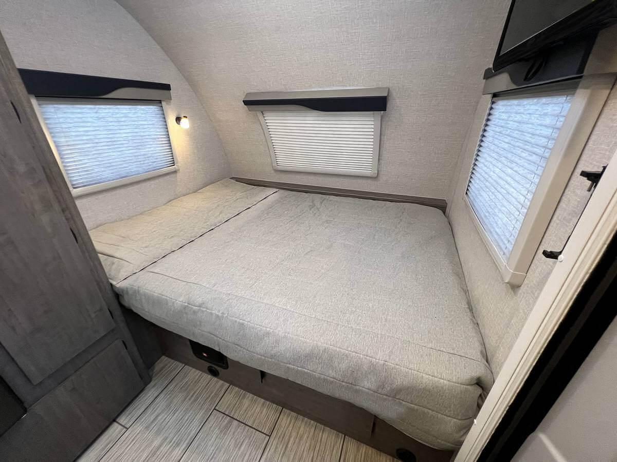 Lance 1575 Travel Trailer
