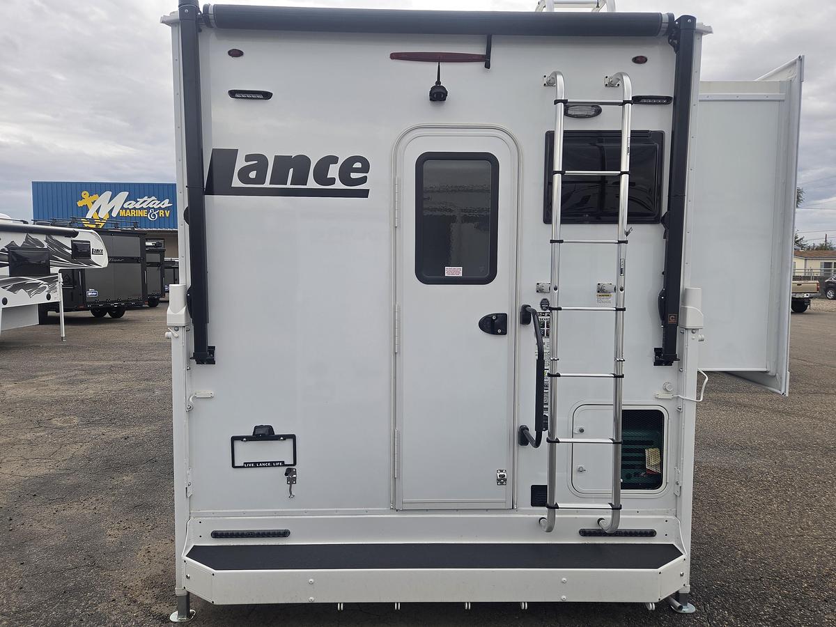 2027 Lance 855S