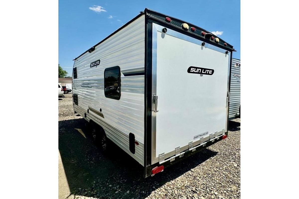 Used 2023 Sunset Park RV Sun-Lite 21TH