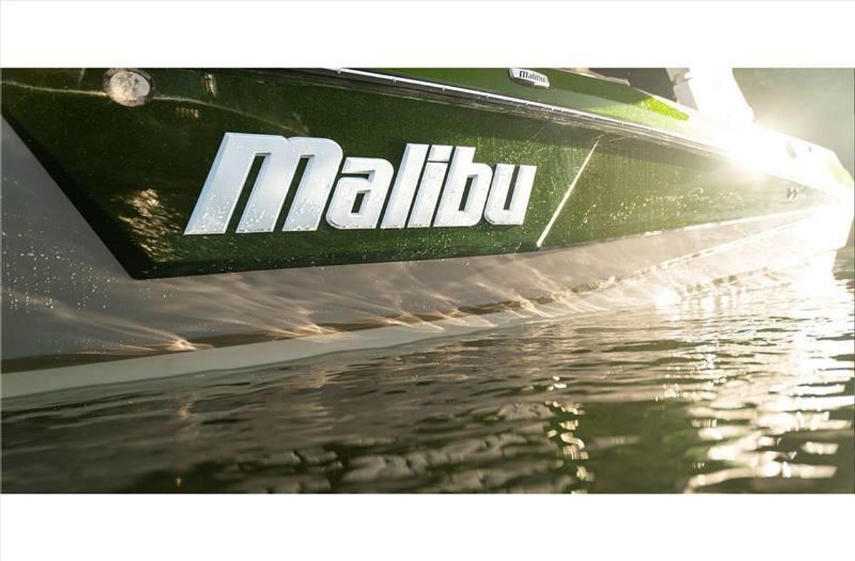 2024 Malibu Boats 21 LX