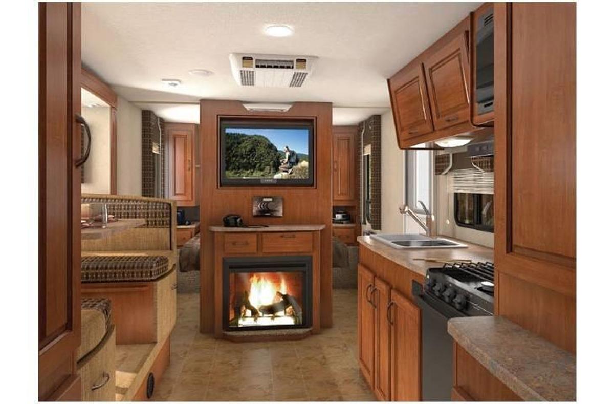 2015 Travel Trailer by Lance 2295