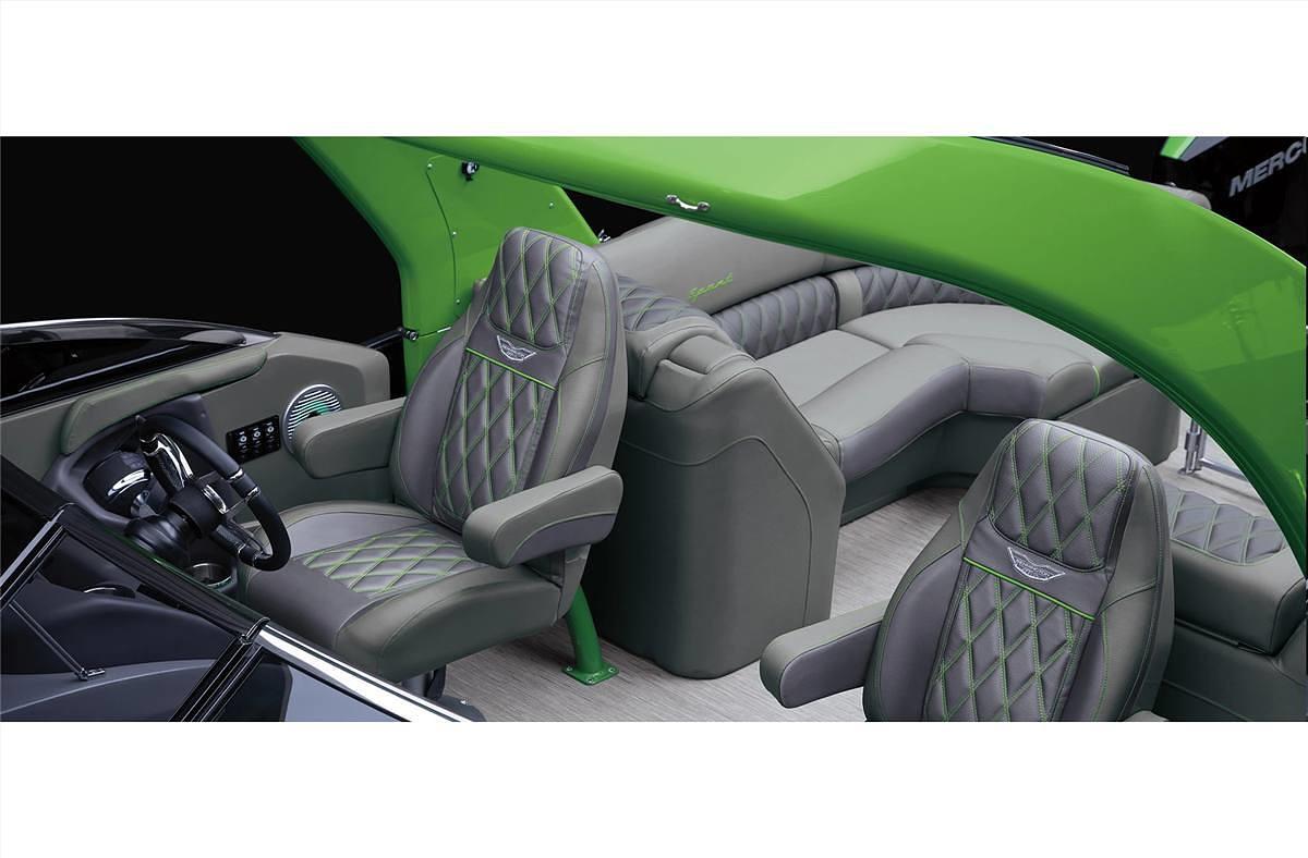 2023 Bennington 30 QFBWA X2 Windshield, Folding Cladded Sport Arch