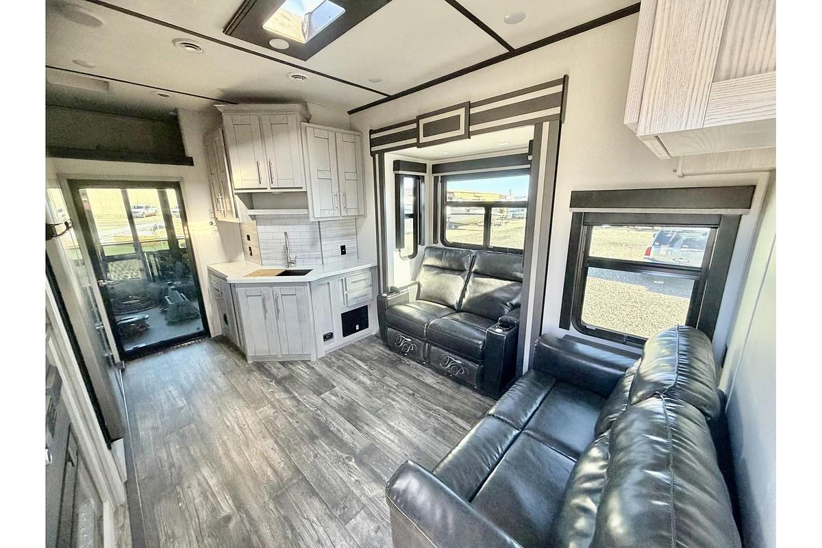 Used 2021 Keystone RV Fuzion 379