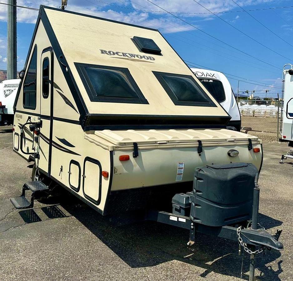 Used 2017 Forest River, Inc. Rockwood Ultra Lite Fifth Wheels A122SXR
