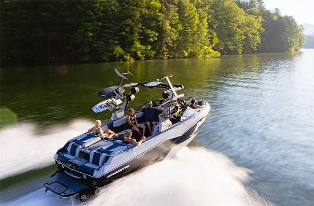 2024 Malibu Boats 25 LSV