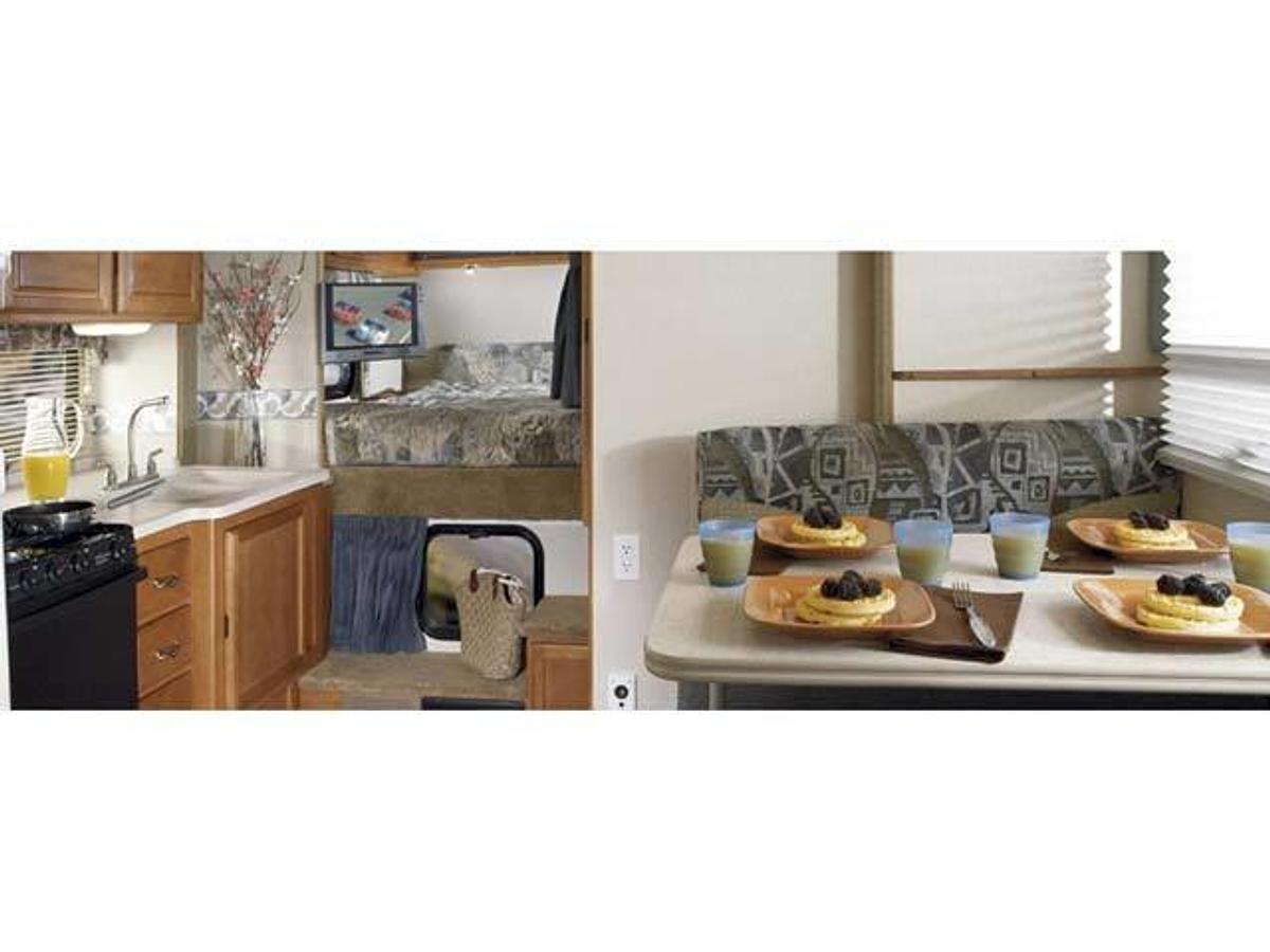 2009 Lance Camper Manufacturing Long Bed 992
