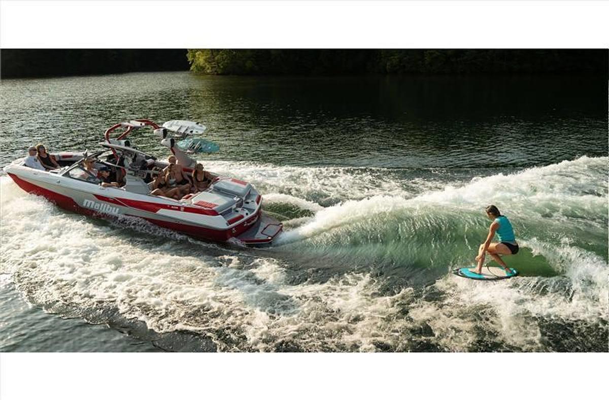 2024 Malibu Boats M240