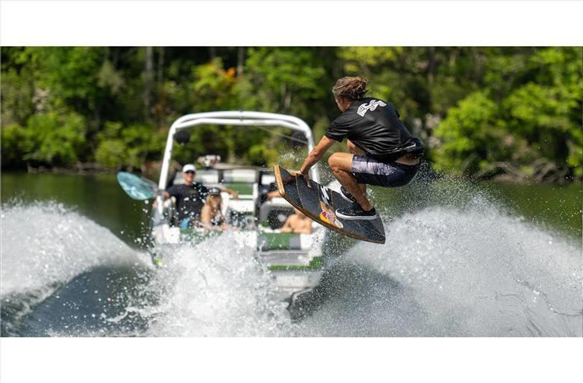 2024 Malibu Boats 21 LX