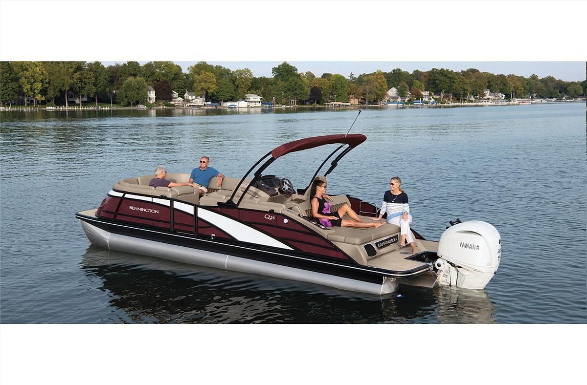 2023 Bennington 23 QSBW Windshield