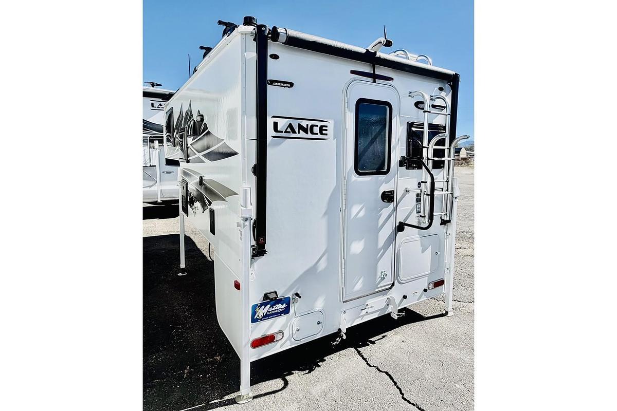 2026 Lance 865