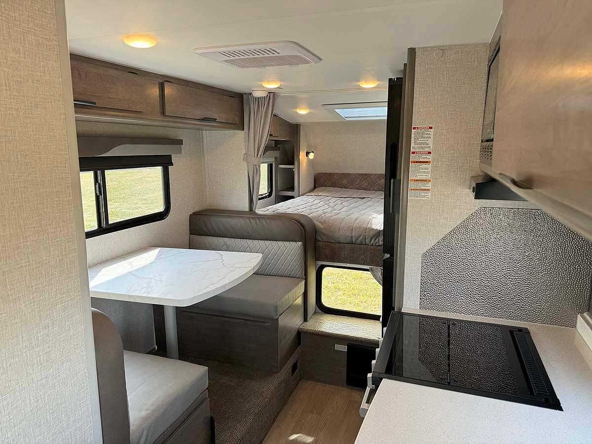 Lance 1191 Truck Camper