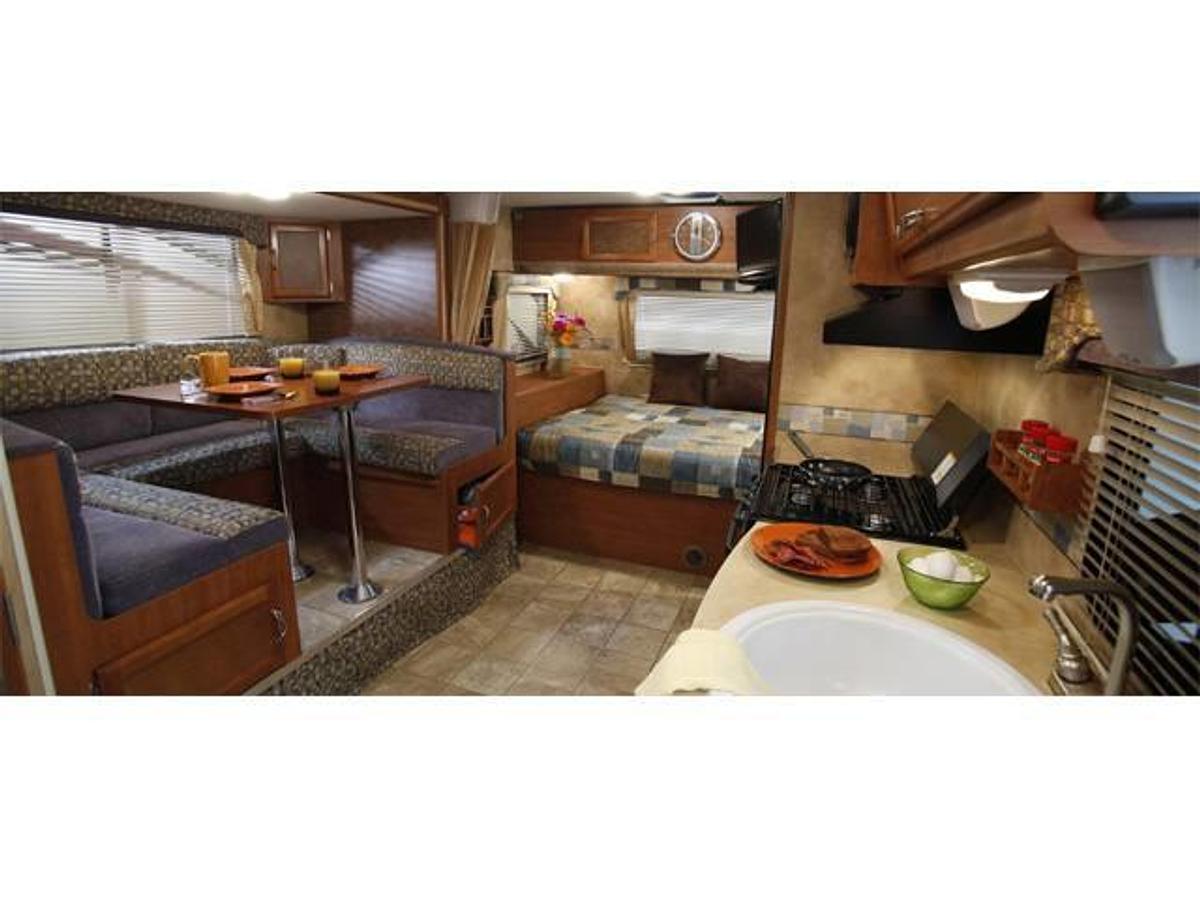 2010 Lance Camper Manufacturing Travel Trailer 2285