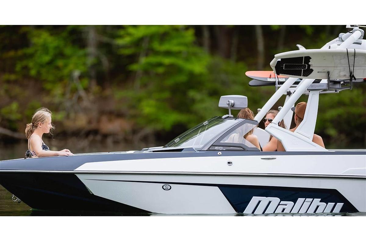 2024 Malibu Boats 20 VTX