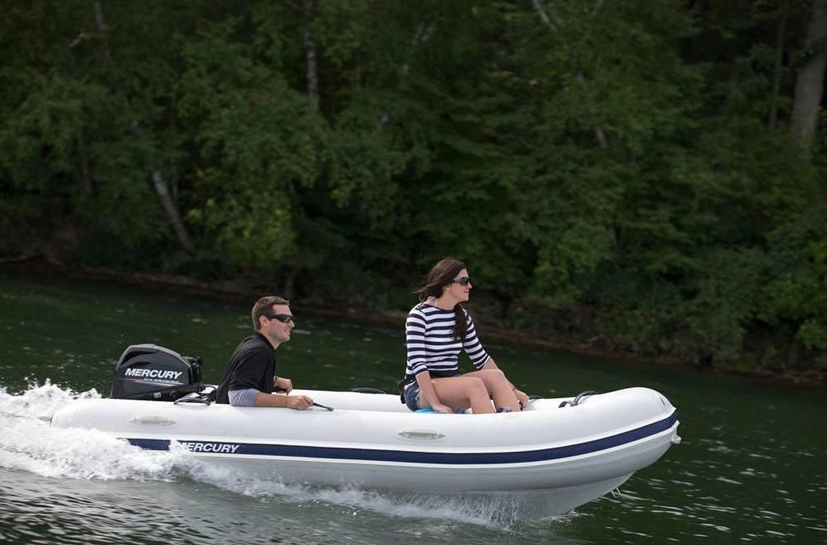 2016 Mercury Boats Ocean Runner 350