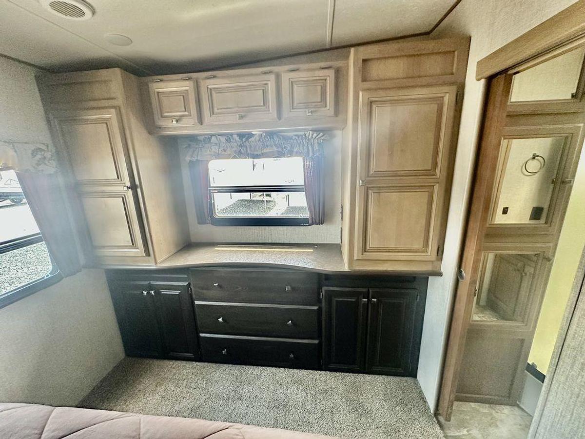 Used 2015 CrossRoads RV Cruiser CF362FL