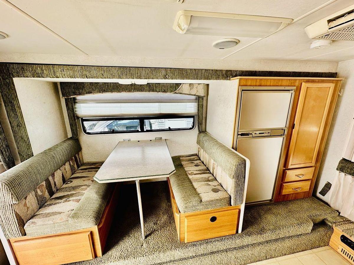Used 2005 Lance 1181